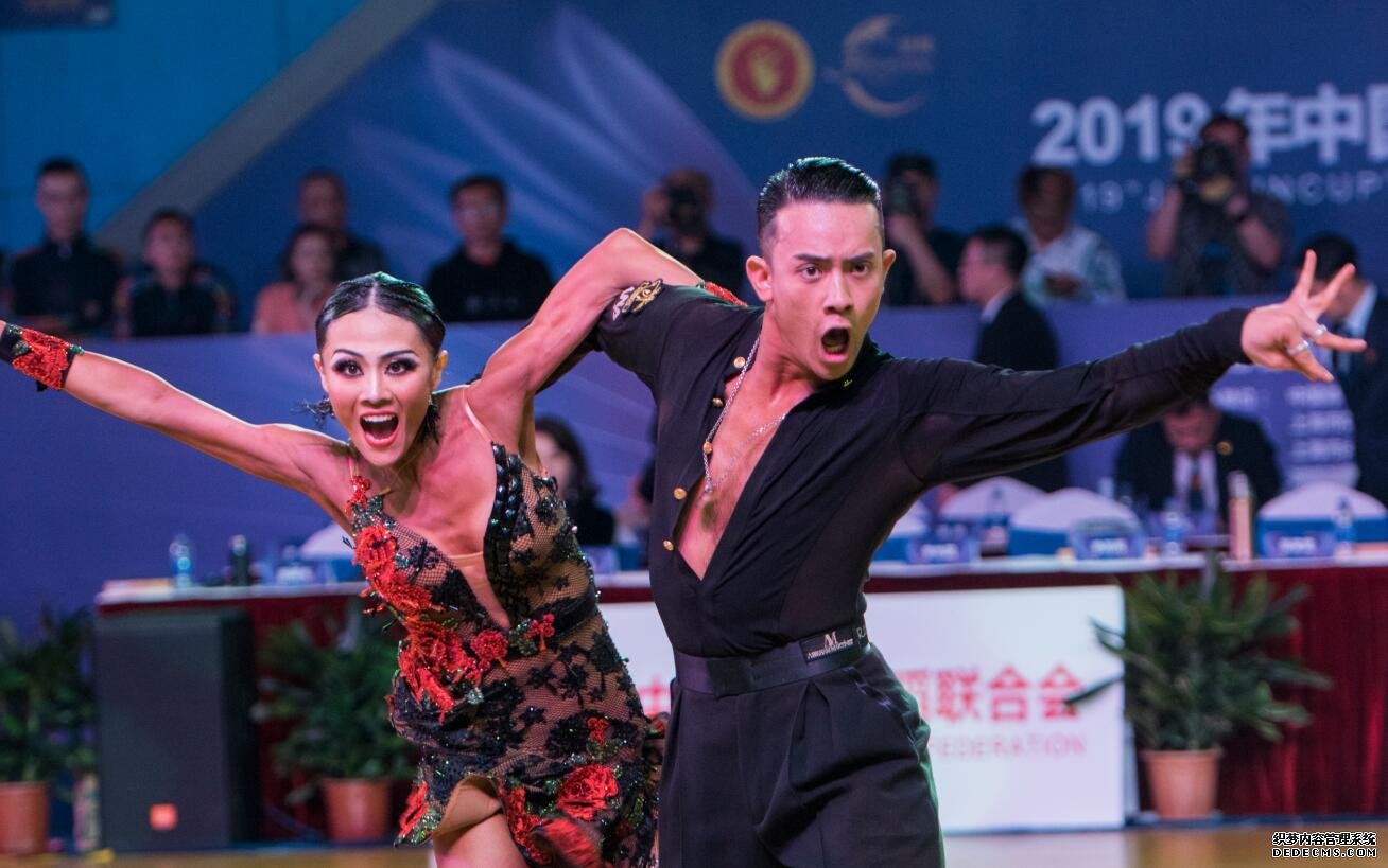 2019年中国体育舞蹈公开系列赛（上海站）举行